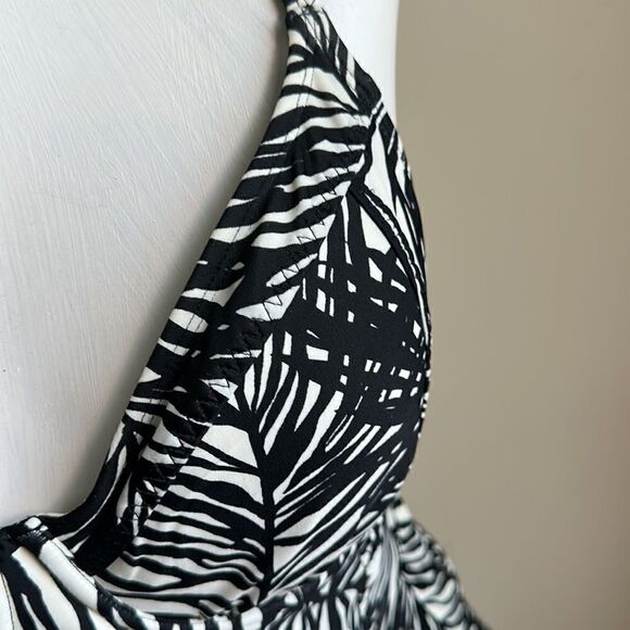 Athleta Island Print Swim Top 36B/C - Picture 2 of 6